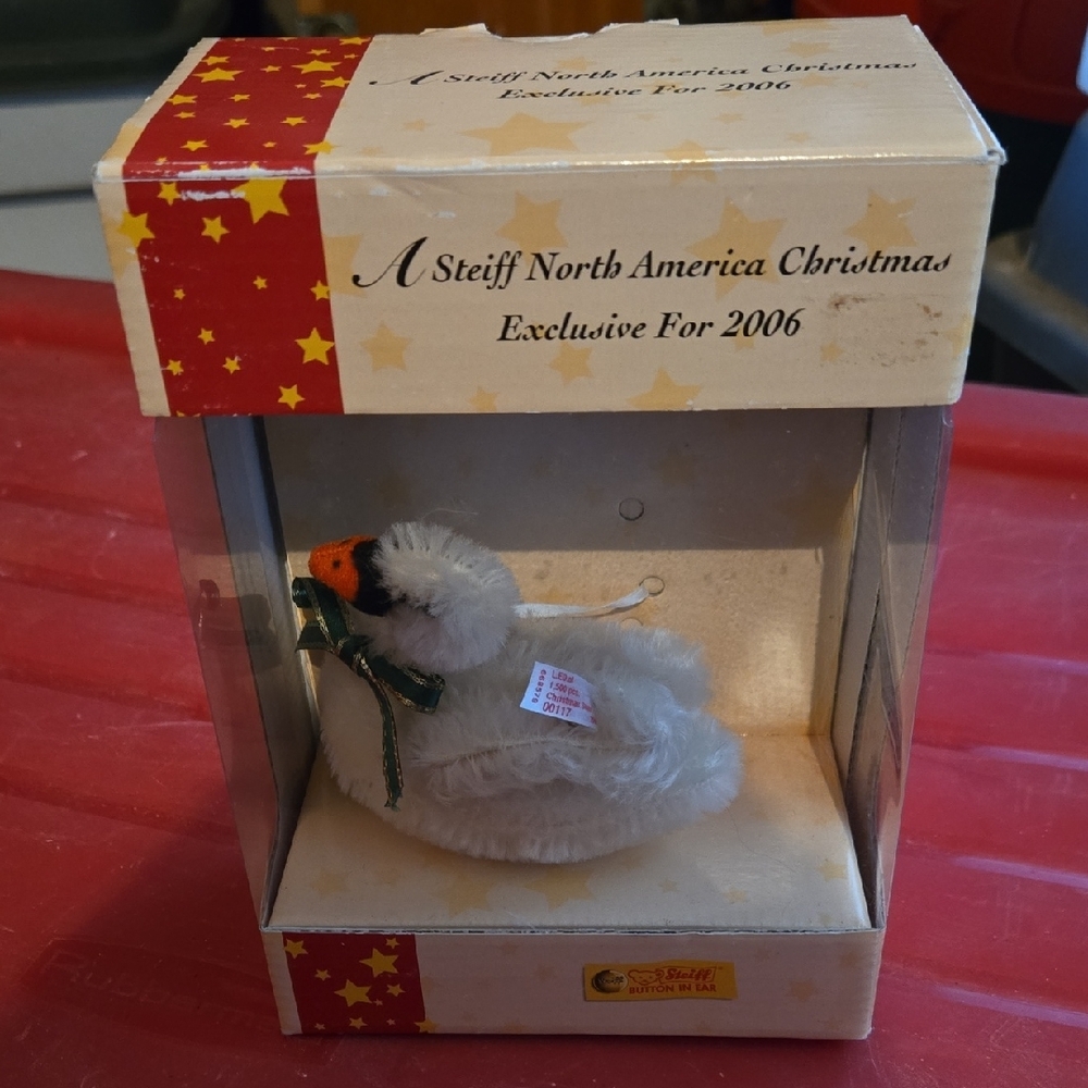Steiff Christmas Swan Ornament - Picture 7 of 9
